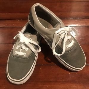 Olive Vans. Mens 5.5. Women 7.